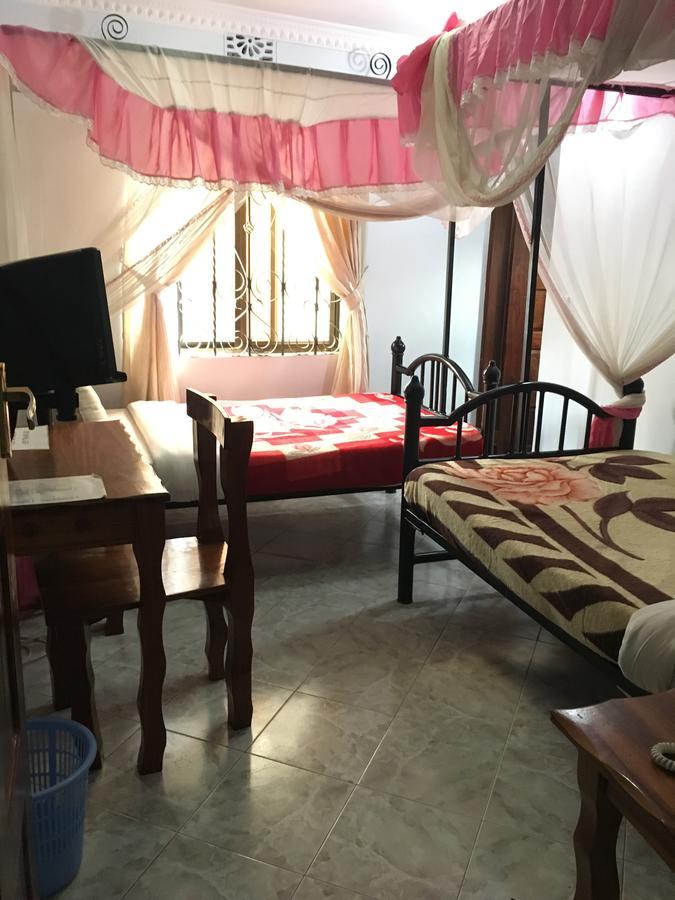 Kutetere Motel Аруша Екстер'єр фото