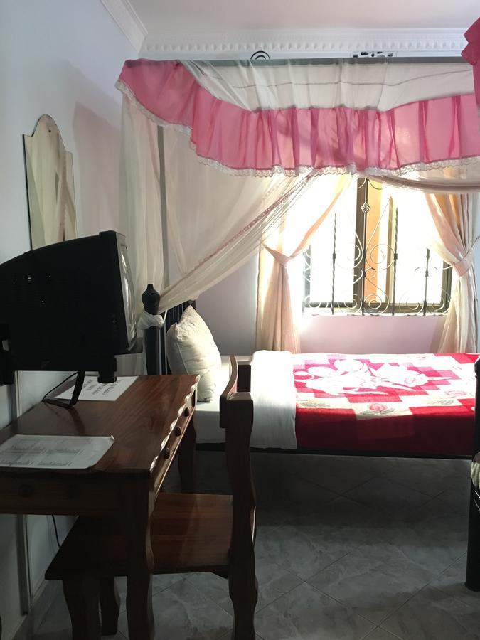 Kutetere Motel Аруша Екстер'єр фото