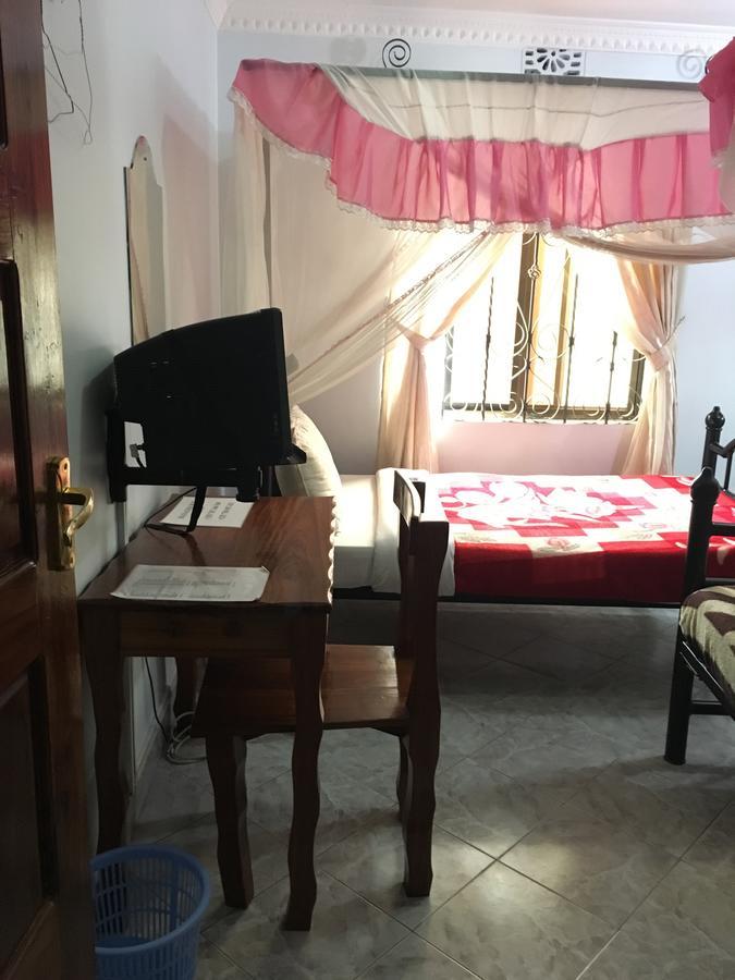 Kutetere Motel Аруша Екстер'єр фото